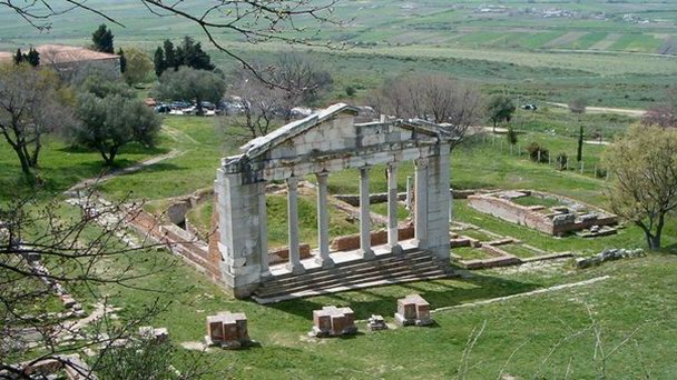 Фрагменты крепостных стен в Дурресе Фрагменты крепостных стен в Дурресе