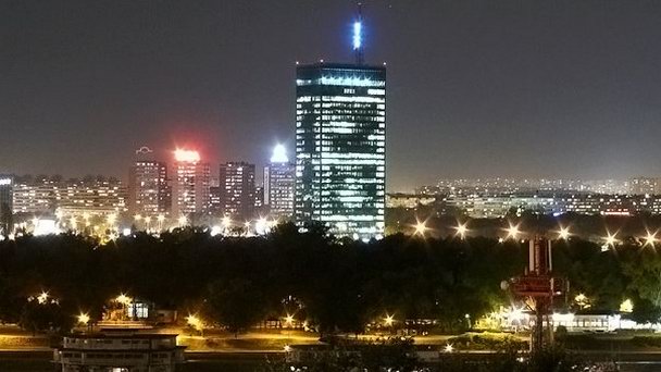 Небоскреб Uš ć e в Белграде