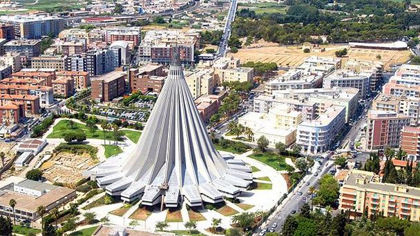 Собор Богоматери в слезах в Сицилии