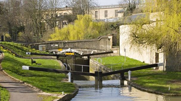 Система шлюзов Бат Локс в Англии Система шлюзов Бат Локс в Англии