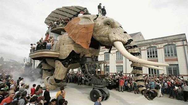 Музей карнавальных машин общества Руаяль де Люкс в Долине Луары