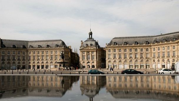 Площадь Бурс в Бордо Площадь Бурс в Бордо