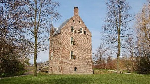 Замок Т Хьюс Девер в Лиссе