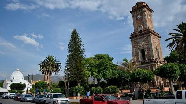 Площадь Пласа де Ла Торреон в Идальго