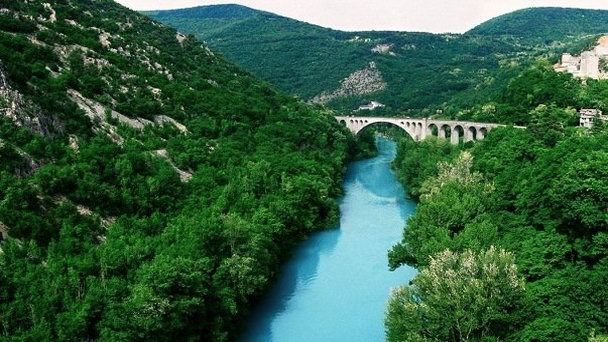 Река Соча в Юлийских Альпах