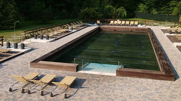 Деревянный бассейн в Шмарьешке Топлице Деревянный бассейн в Шмарьешке Топлице