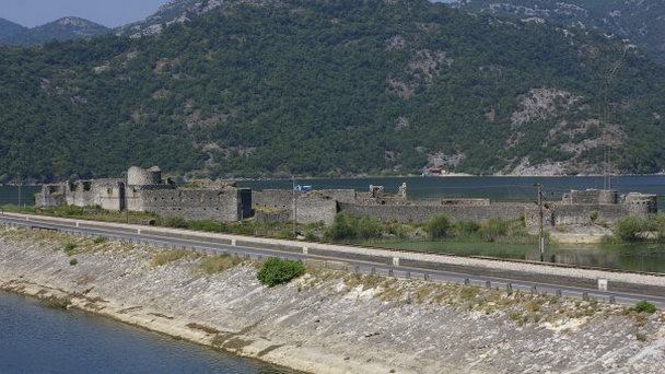 Крепость Лесендро на Барской Ривьере