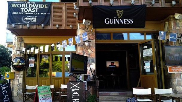 Бар Slainte Irish на Острове Крит