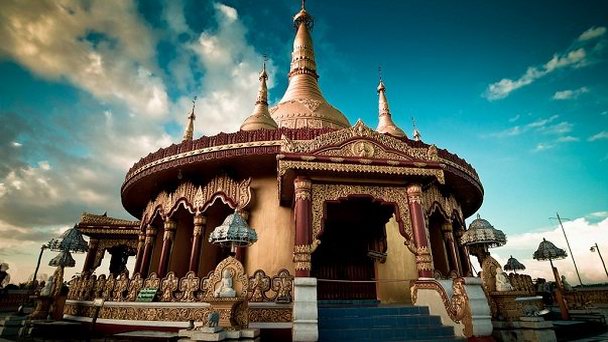 Монастырь Buddha Dhatu Jadi в Даке