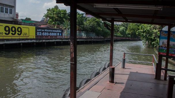 Центр лодочных перевозок канала Клонг Саэн Саэп в Бангкоке