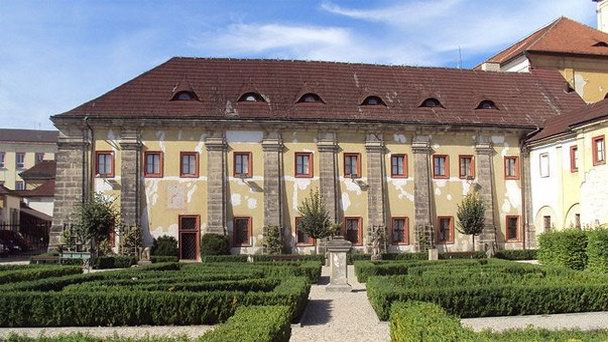 Ческалипский монастырь в Либереце