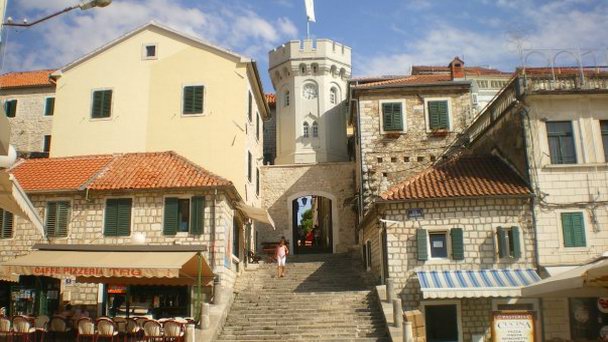 Площадь Николы Джурковича на Герцегновска ривьере