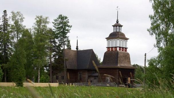 Старая церковь в деревне Петяявеси в Ювяскюли Старая церковь в деревне Петяявеси в Ювяскюли