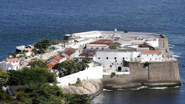 Крепость Санта-Крус-да-Барра в Рио-де-Жанейро