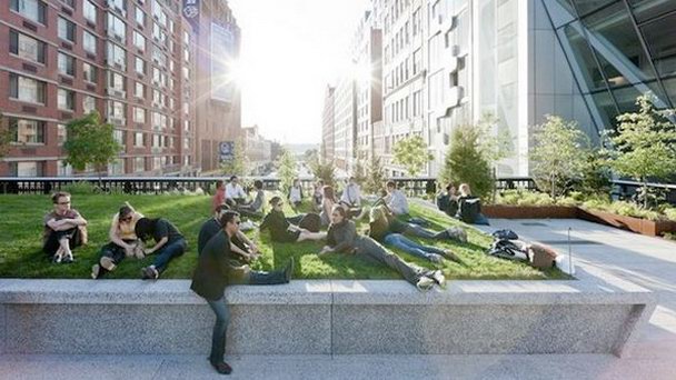 Парк на бывшей линии метро High Line в Нью-Йорке Парк на бывшей линии метро High Line в Нью-Йорке
