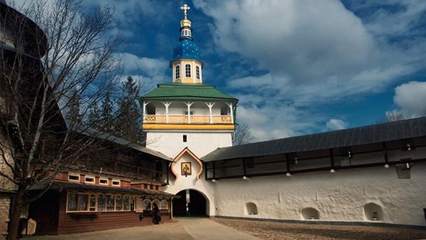 Святые врата в Пскове