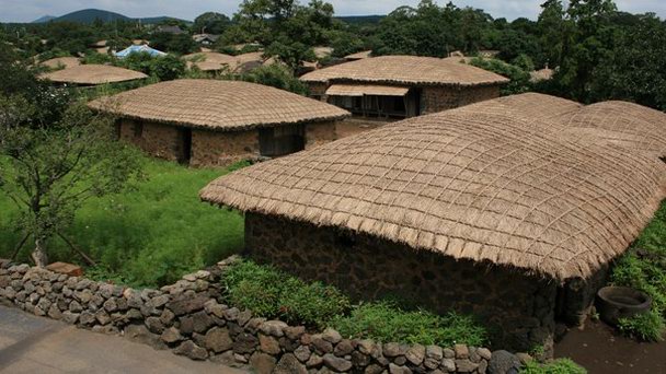 Фольклорная деревня Сонып – Сопчхикочи на Чечжу Фольклорная деревня Сонып – Сопчхикочи на Чечжу