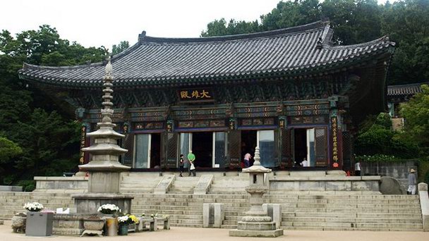 Храм Бонынса в Сеуле Храм Бонынса в Сеуле