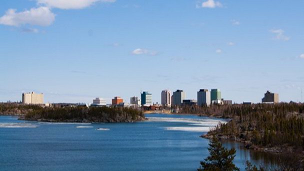 Озеро Фрам в Йеллоунайфе Озеро Фрам в Йеллоунайфе