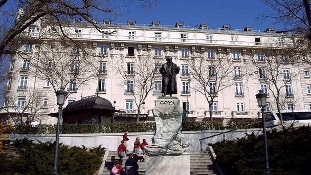 Памятник Гойе в Мадриде