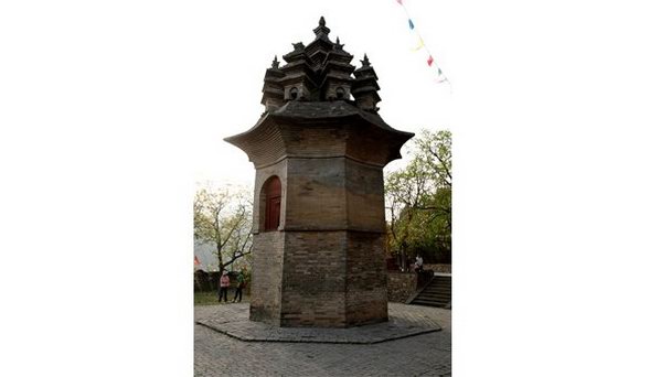 Пагода Девяти Крыш в Шаньдуне