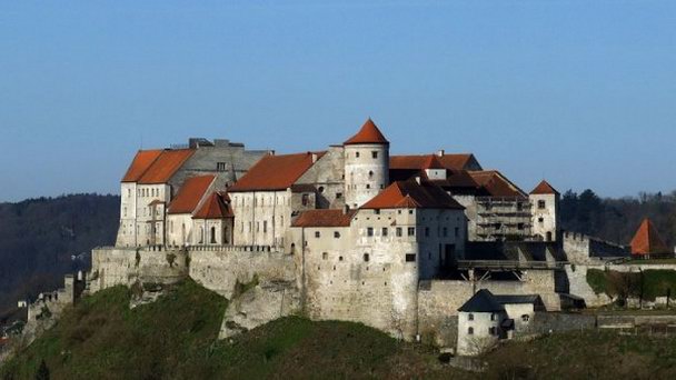 Замок Бургхаузен в Баварии