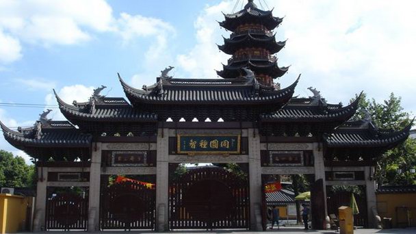 Храм Лунхуа в Шанхае Храм Лунхуа в Шанхае