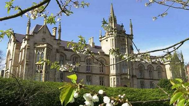 Колледж Мэджи в Северной Ирландии