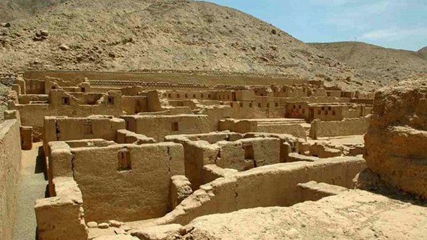 Комплекс Тамбо-Колорадо в Ике Комплекс Тамбо-Колорадо в Ике