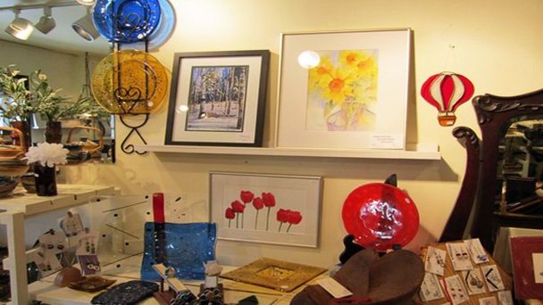 Галерея-сувенирный магазин Station House в Британской Колумбии