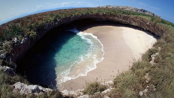 Скрытый пляж в Мексике в Пуэрто-Вальярте