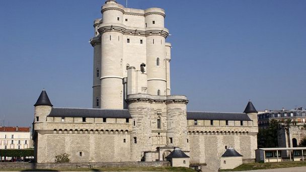 Венсенский замок в Париже