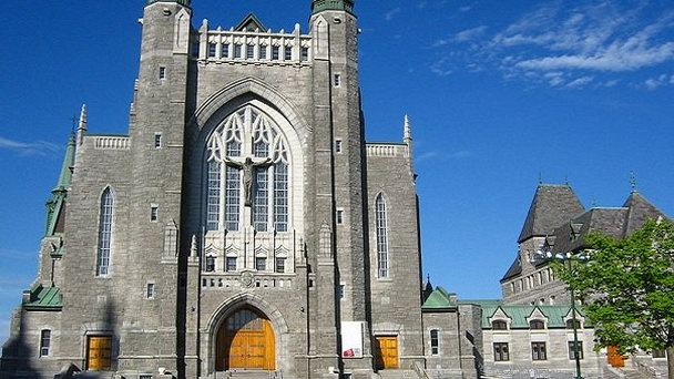Собор Святого Михаила Архангела (Шербрук) в Квебеке
