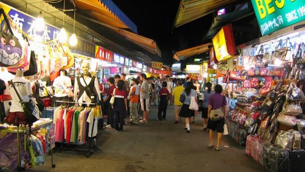 Ночной рынок Luodong в Илане