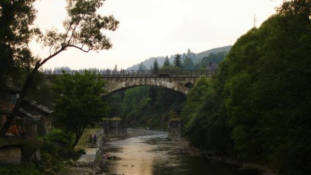 Поселок городского типа Ворохта в Карпатах