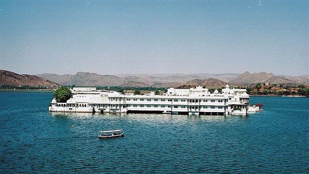 Дворец Джаг Нивас в Удайпуре