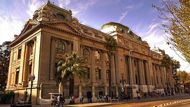 Национальная библиотека с мавзолеем Бернардо О`Хиггинса в Сантьяго Национальная библиотека с мавзолеем Бернардо О`Хиггинса в Сантьяго