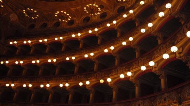 Театр Массимо Беллини в Катании Театр Массимо Беллини в Катании