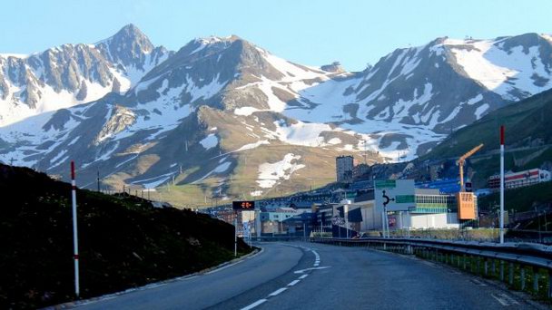 Дорога «Барселона - Андорра ла Велла» в Андорре ла Велла