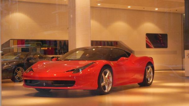 Автосалон Ferrari в Киеве Автосалон Ferrari в Киеве