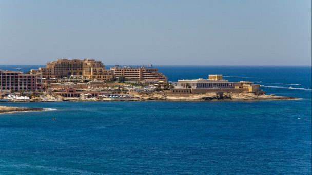 Город Пачевиль. Казино в Сан Джулианс Бэе