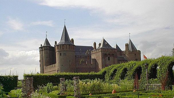 Замок Мёйдерслот в Амстердаме