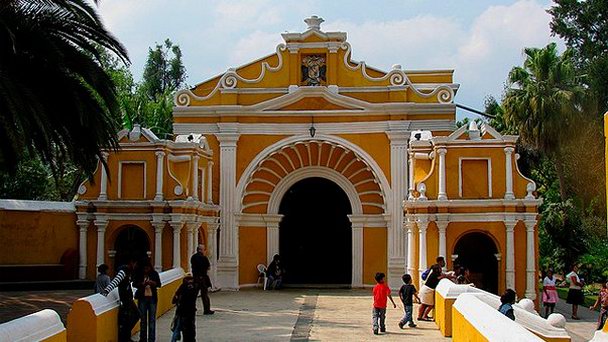 Часовня Кальвари в Антигуа-Гуатемале