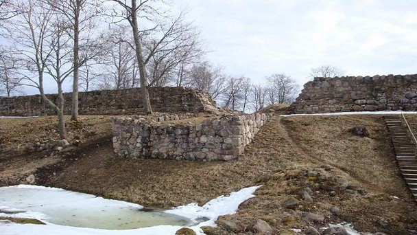 Озерный замок Арайши в Цесисе Озерный замок Арайши в Цесисе