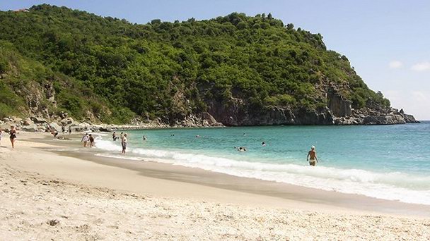 Пляж Ракушка в Сене-Бартелeми Пляж Ракушка в Сене-Бартелeми