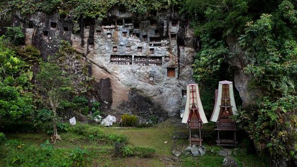 Пещеры Лонда на Сулавеси