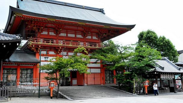 Храм Ясака дзиндзя в Киото