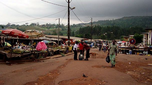 Моанда в Порт-Жантиле