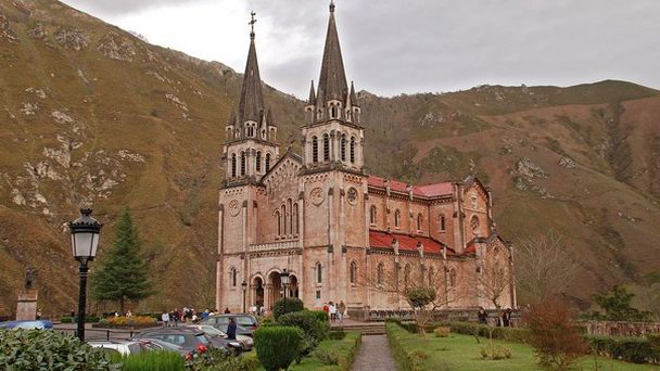 Базилика святой Марии в Астурии