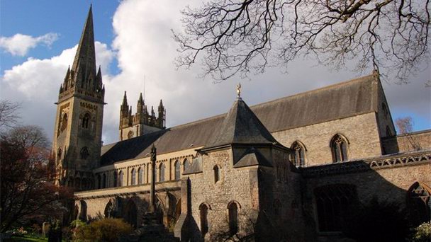 Кафедральный собор Лландафф в Уэльсе